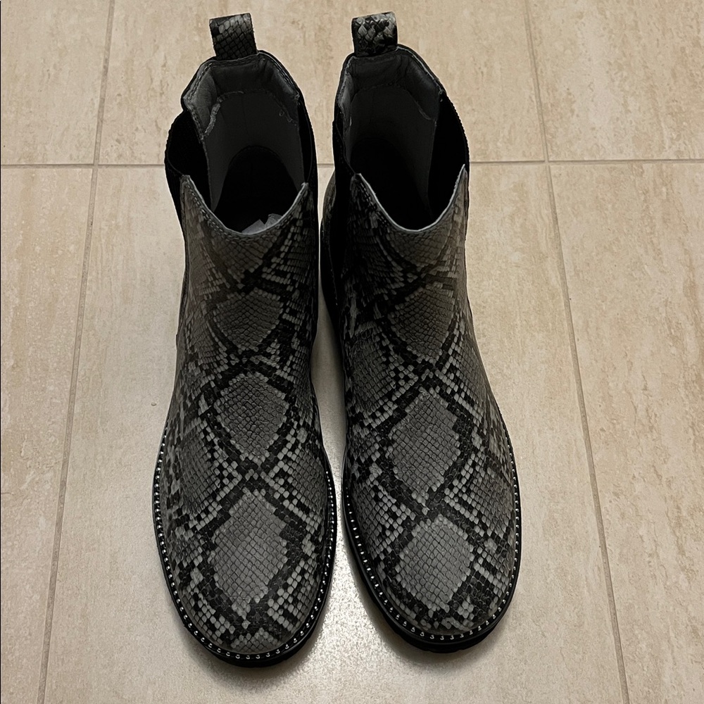 New Leather Chelsea boots